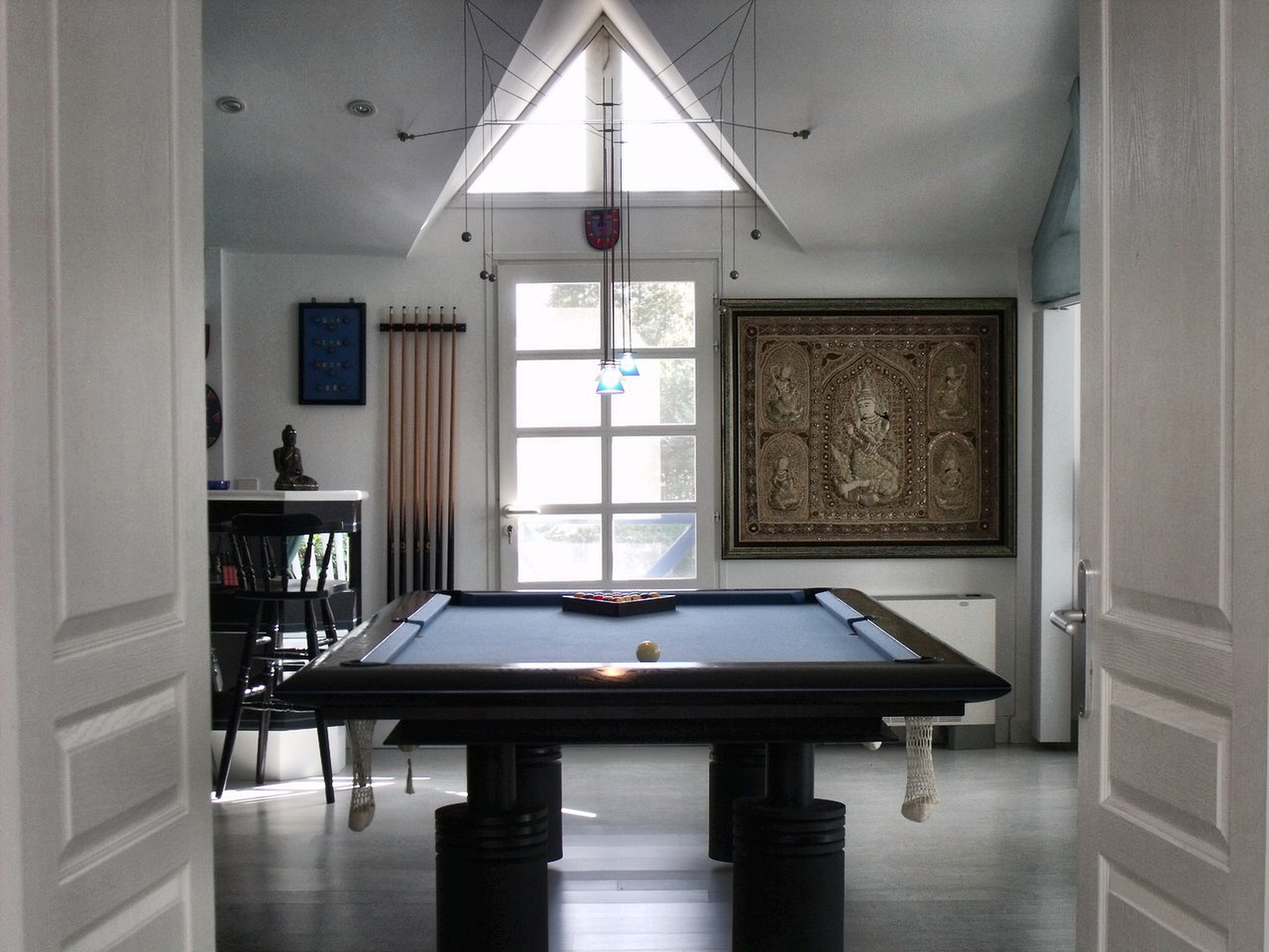 Billard et piano dans l'annexe