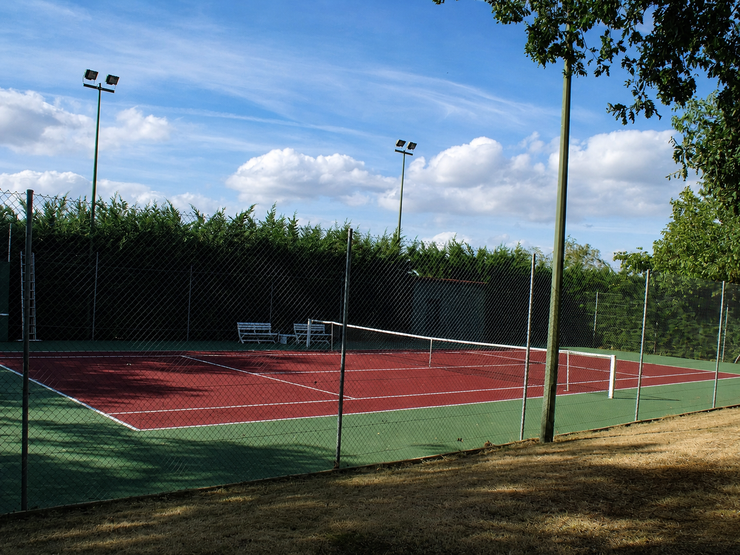 Court de tennis du Domaine du Bigourdan